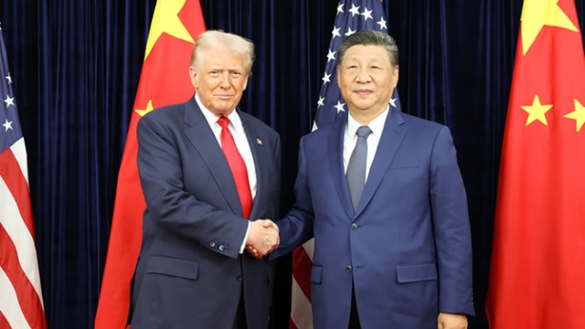 习近平同美国总统特朗普在釜山举行会晤